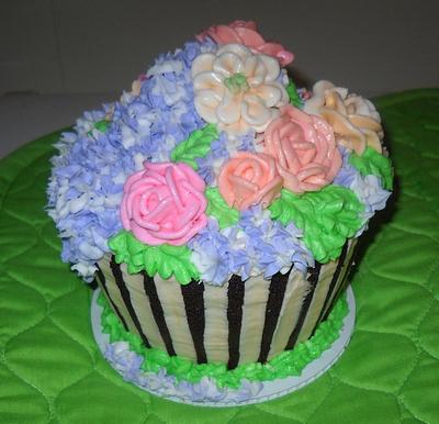 Granny's Buttercream Garden - Cake by Teresa F.