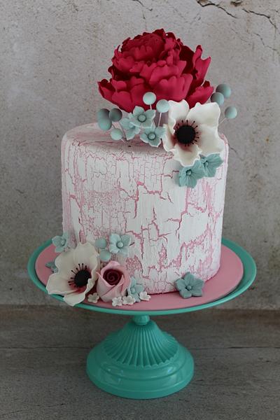 Cake Crackle Effect with Sugar Flowers - Cake by k.io