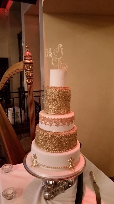 Gold sequin wedding cake - Cake by Cacalicious