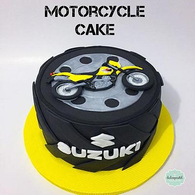 Torta Moto Suzuki Medellín - Cake by Dulcepastel.com