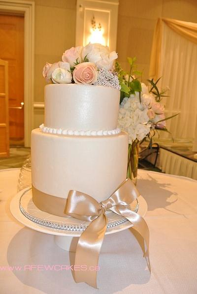 2 Tier Gold Theme Wedding Cake - Cake by Amanda