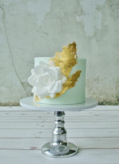 Wafer paper rose cake - Cake by Tamara