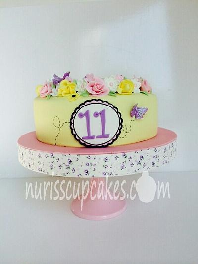 cake Flowers - Cake by Nurisscupcakes
