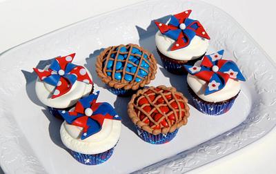 Pinwheels and Pies for the 4th of July!  - Cake by Kerrin