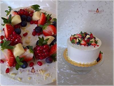 Drip cake & fruits heart - Cake by Tortolandia