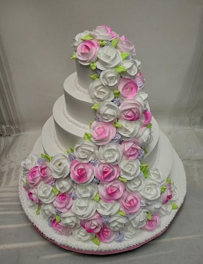 A Garden of Roses  - Cake by Michelle's Sweet Temptation