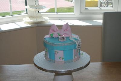 Cath Kidston Hat Box - Cake by Jodie Taylor