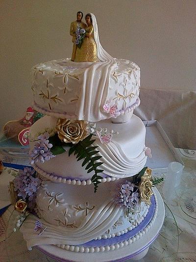 Lilac and roses - Cake by Maggie Visser