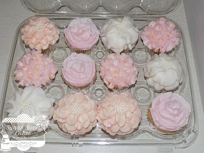 Flower Cupcakes - Cake by Sugar Sweet Cakes