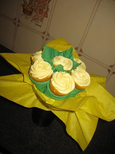 cupcake bouquets for mother's day. - Cake by KristianKyla