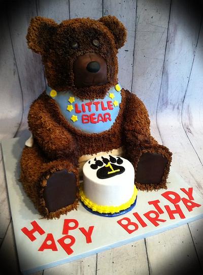 Fuzzy bear - Cake by Skmaestas