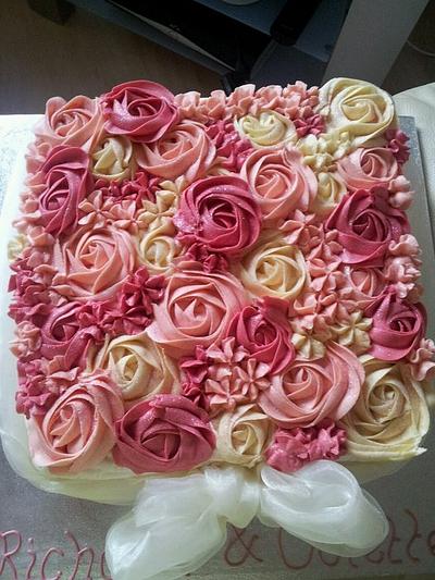 Basket of roses  - Cake by Andrea