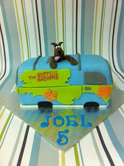Scooby Doo Van Cake - Cake by CakeyBakey Boutique