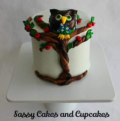 Owl in an Apple Tree - Cake by Sassy Cakes and Cupcakes (Anna)
