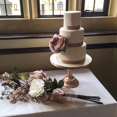 Sian and Nicks Wedding Cake  - Cake by Lisa Salerno 
