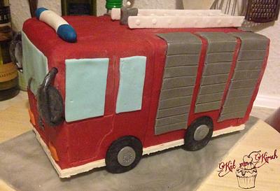 Fire truck - Cake by KaetvanKirsch