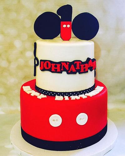 Mickey Mouse  - Cake by Gaga's Swwleet Cakes
