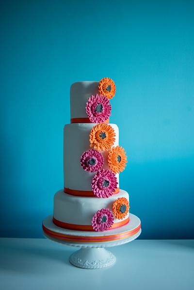 Gerbera Bright - Cake by Claire Davey - Cake Daydreamss