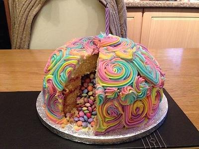 pinata cake - Cake by Little monsters Bakery
