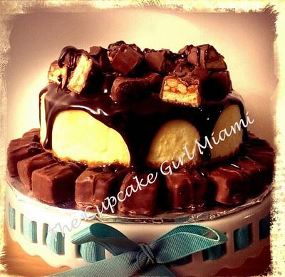 Snickers Cheesecake  - Cake by Lilly