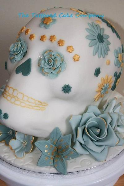 Hand fasting skull cake - Cake by TattooedCake