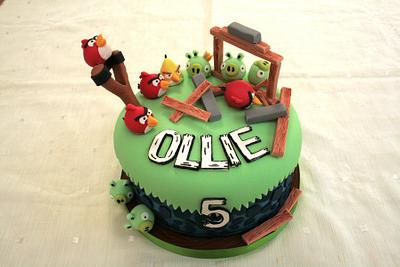 Angry Birds - Cake by BakedByBecky