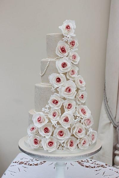 pale roses cascade - Cake by Nadya