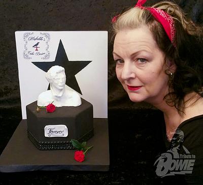 My  contribution  for the " Tribute to David Bowie" collaboration. #tributetodavidbowie #cakeart  - Cake by Mafalda's cake desire 