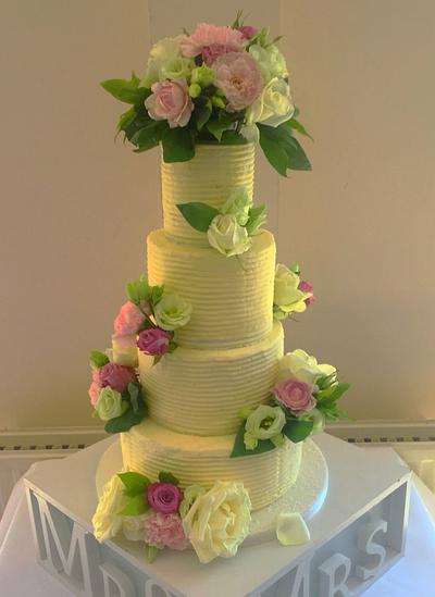 Wedding cake with fresh flowers!  - Cake by Ele Lancaster