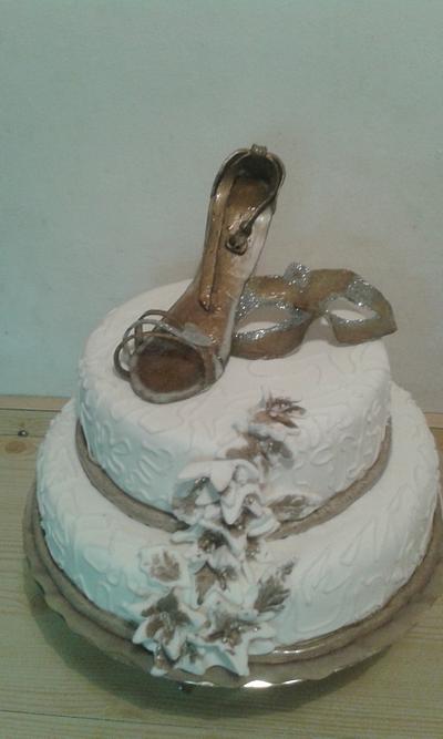 golden cake  - Cake by Dulciriela -Gisela Gañan