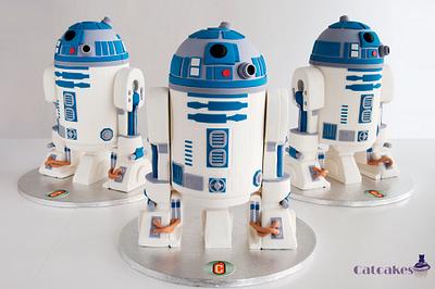 3 R2D2 cakes - Cake by Catcakes