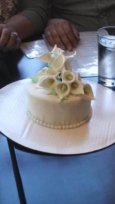 small wedding calla lily - Cake by Julia Dixon