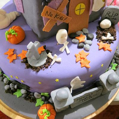 Halloween Haunted House - Cake by Sugar&Spice by NA