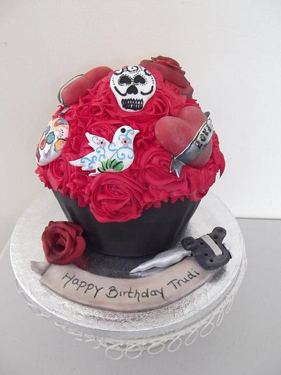 Tattoo giant cupcake - Cake by Claire