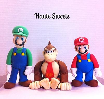 Mario Bros. and Donkey Kong figures - Cake by Hiromi Greer