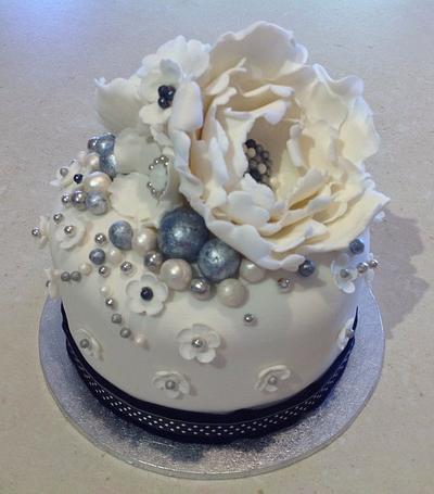 Black and White Themes Birthday Cake with Cupcakes - Cake by Robyn List