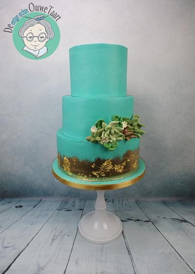 Wedding cake with succulent plant - Cake by DeOuweTaart