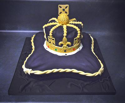 Royal crown and pillow cake - Cake by Vanessa 