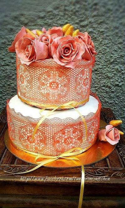 Laces and Roses - Cake by tangerine
