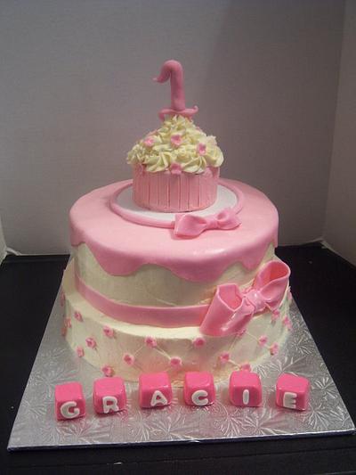 pretty in pink 1st bday - Cake by sweettooth