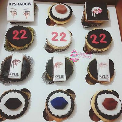 Makeup Lover Cupcakes - Cake by Risha