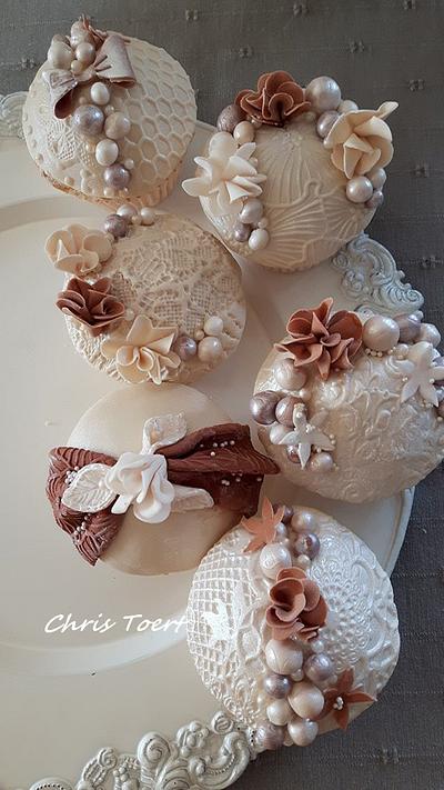 Vintage cupcakes - Cake by Chris Toert