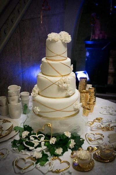 gold wedding cake - Cake by ilaria pelucchi