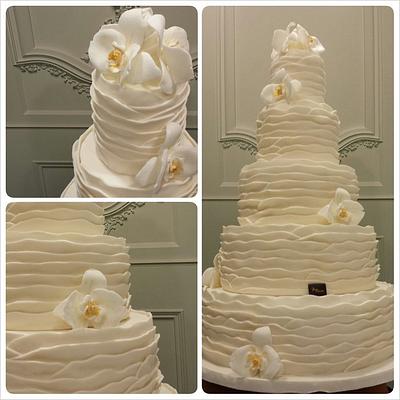 Elegant Wedding - Cake by Maya Delices
