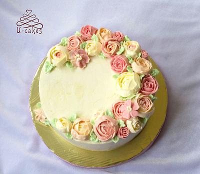 first buttercream flowers - Cake by Olga Ugay