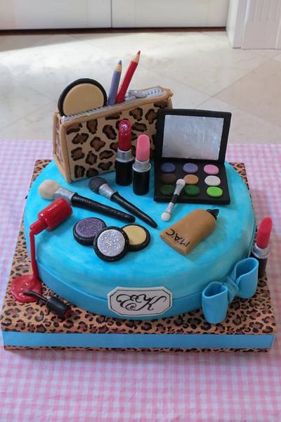 make-up  - Cake by serena70