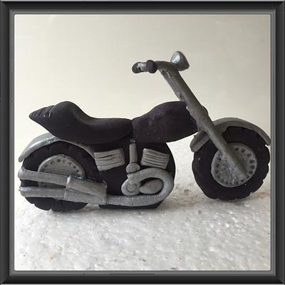 Motorcycle topper - Cake by Mel - Top This Cake