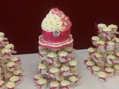 hot pink wedding cupcake and cupcakes - Cake by Maggie