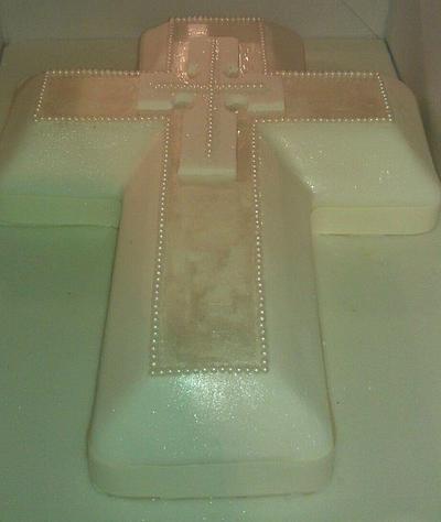 Holy communion cross - Cake by Sarah McCool