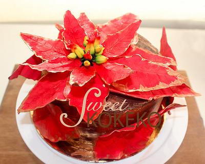 Poinsettia Christmas Cake - Cake by SweetKOKEKO by Arantxa